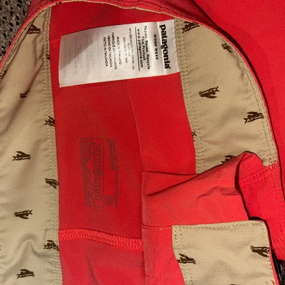Patagonia Mens Stretch Planing Board Shorts Coral Pink Size 32 86185